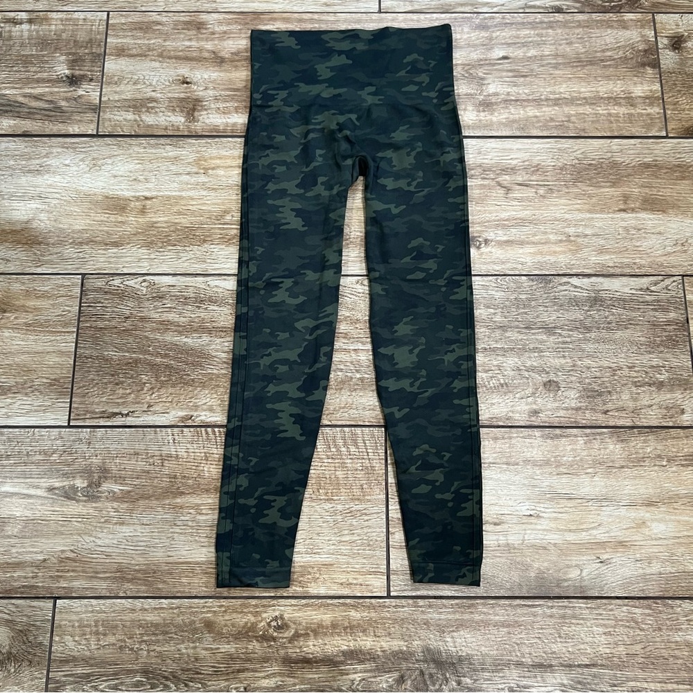 SPANX Look At Me Now Seamless Leggings Size Large Camo Green - Picture 11 of 15